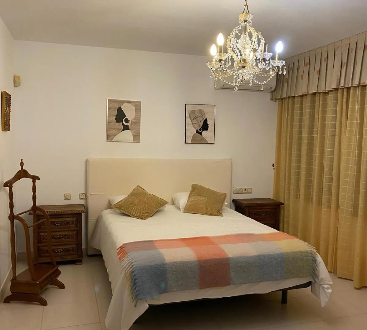 Luxury Villa Ana, מיחאס